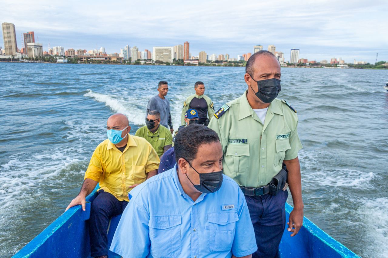 Alcalde Ramírez acompaña a pescadores tras recorrido por costas de Maracaibo (1) Rafael Ramírez recorre Santa Rosa de Agua con pescadores