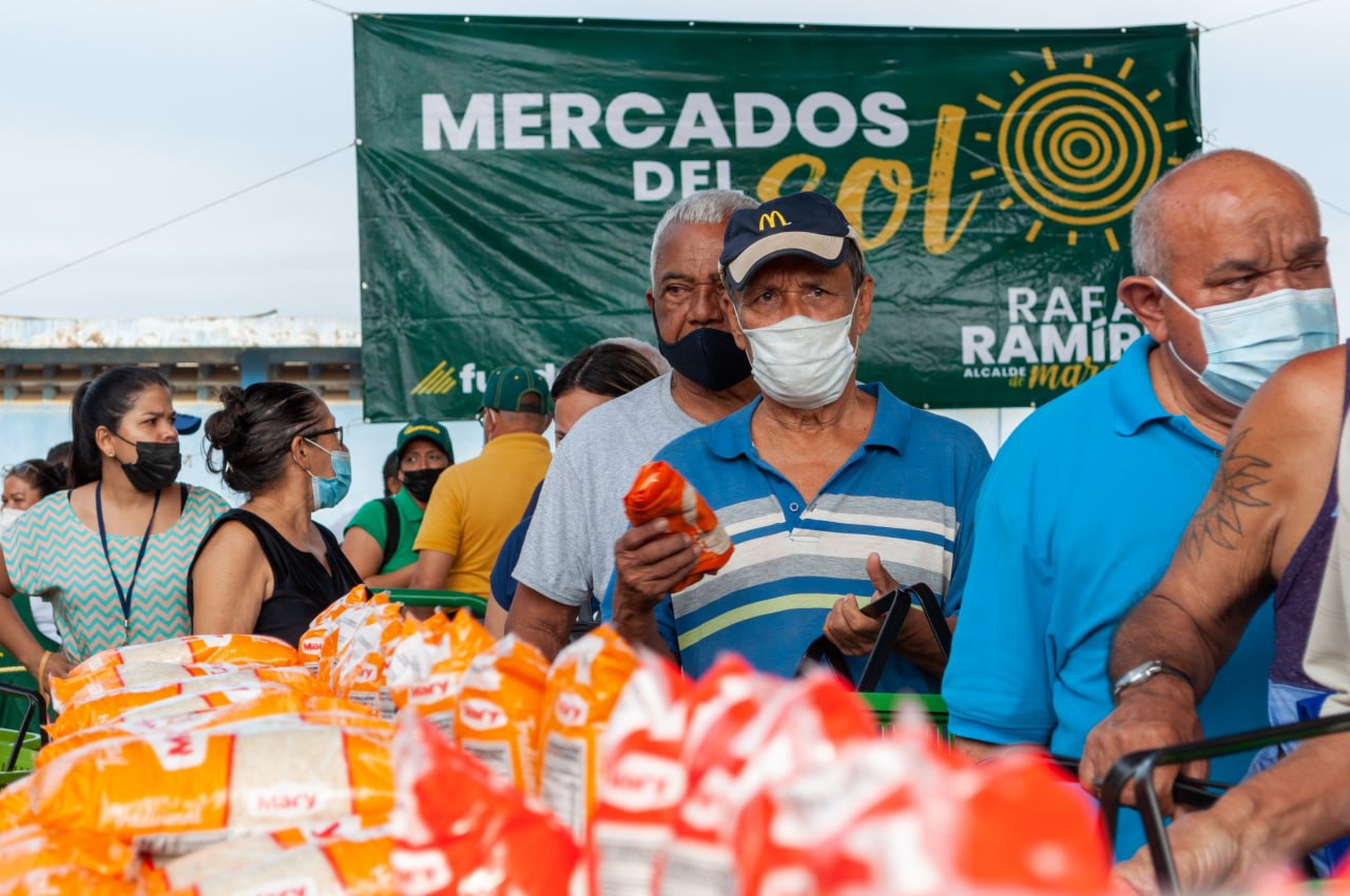 Más de 20 TON de alimentos y proteínas distribuyó la Alcaldía de Maracaibo con los Mercados del Sol en Juana de Ávila (2) Los Mercados del Sol de la Alcaldía de Maracaibo llegan a Juana de Ávila