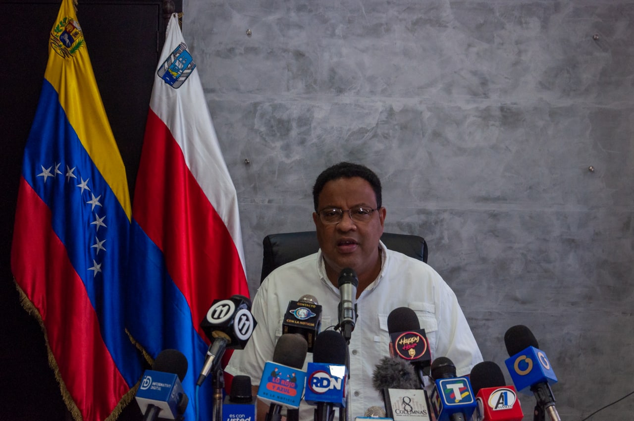 Alcaldía de Maracaibo activó puntos solidarios en apoyo a los pobladores del Sur del Lago (2) En apoyo al Sur del Lago el alcalde Rafael Ramírez Colina activó puntos solidarios