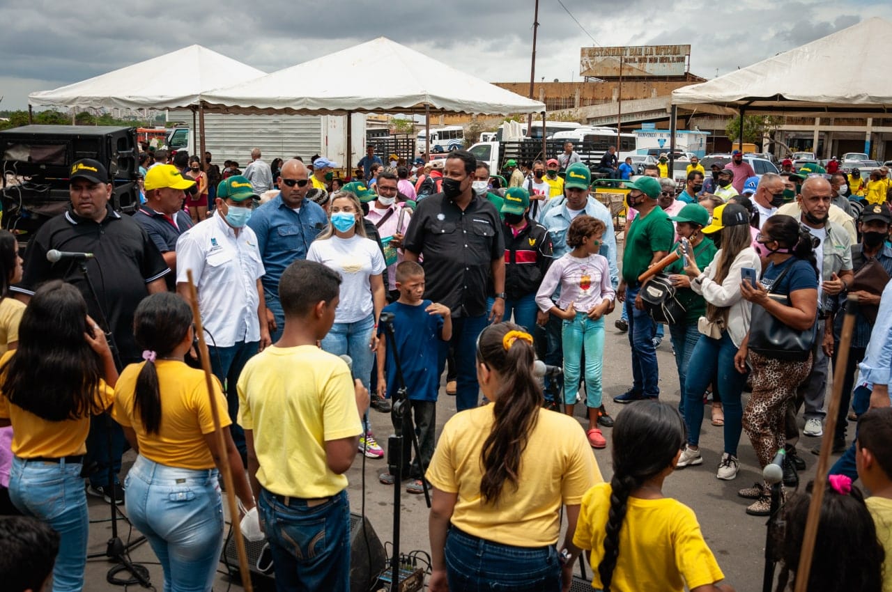 Alcaldía de Maracaibo brindó Megajornada Social a comerciantes del mercado Las Pulgas por el Día del Trabajador (8) Megajornada Social beneficia a comerciantes del casco central