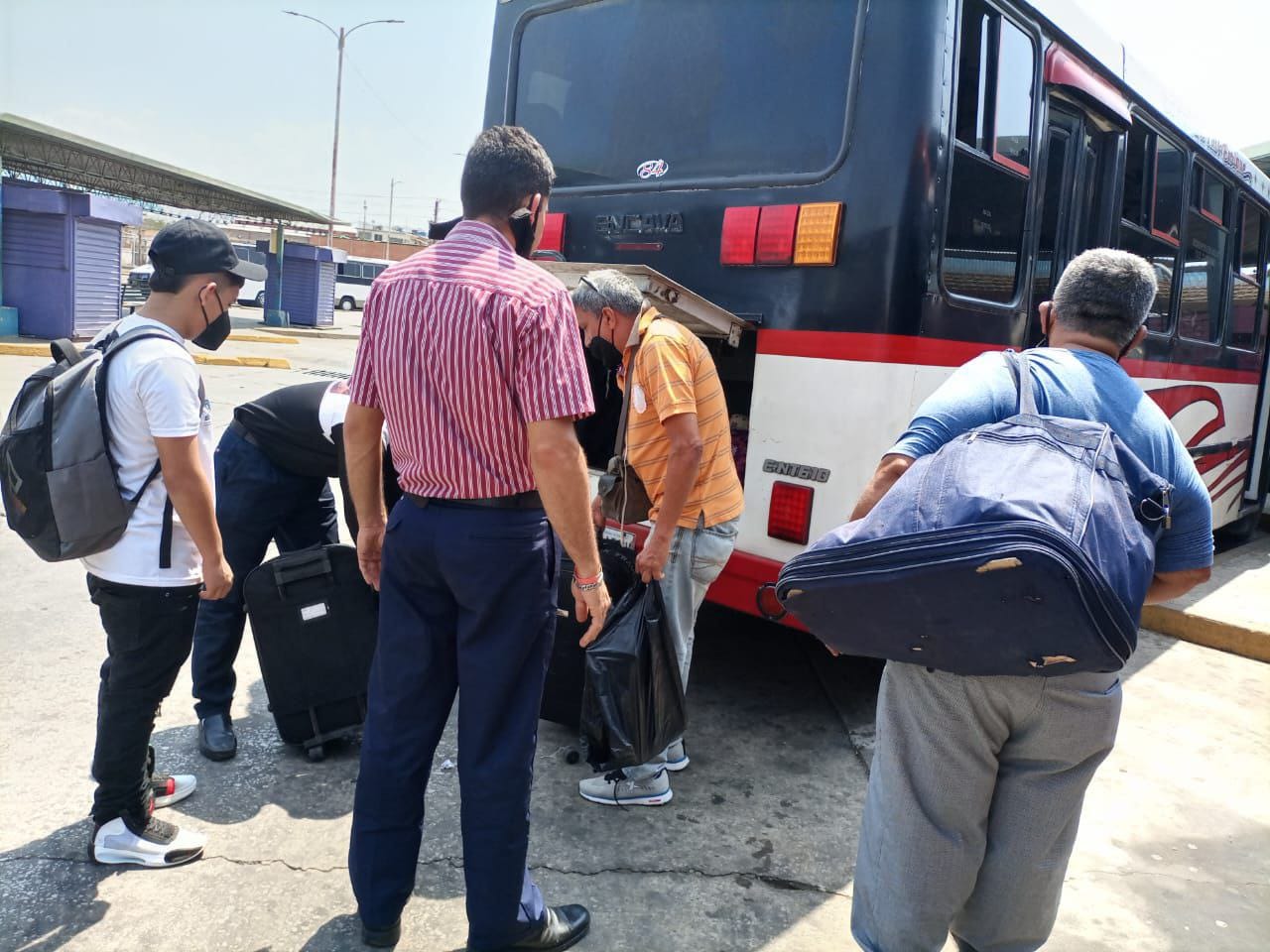 Más de 16 mil temporadistas se movilizaron a través del Terminal de Maracaibo durante la Semana Santa 2022 (2) Maracaibo recibe a más de 16 mil temporadistas durante la Semana Santa