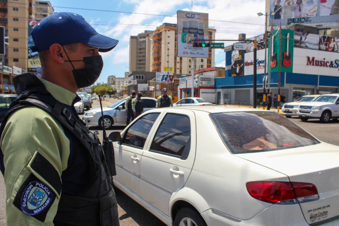 Polimaracaibo organiza el tránsito de vehículos en el Casco Central con el Plan Vamos a Poner Orden”