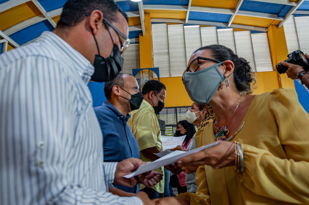 Alcaldía de Maracaibo formó a 300 marabinos con los cursos del IMCEC (5)