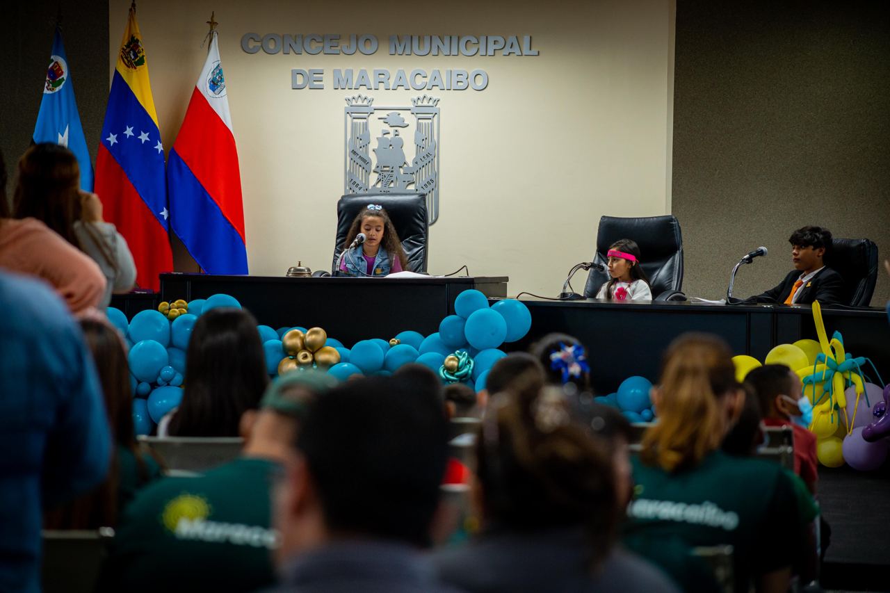 Niños de Maracaibo legislaron en el primer ‘Parlamento Infantil‘ Niños de Maracaibo legislaron en el primer ‘Parlamento Infantil‘
