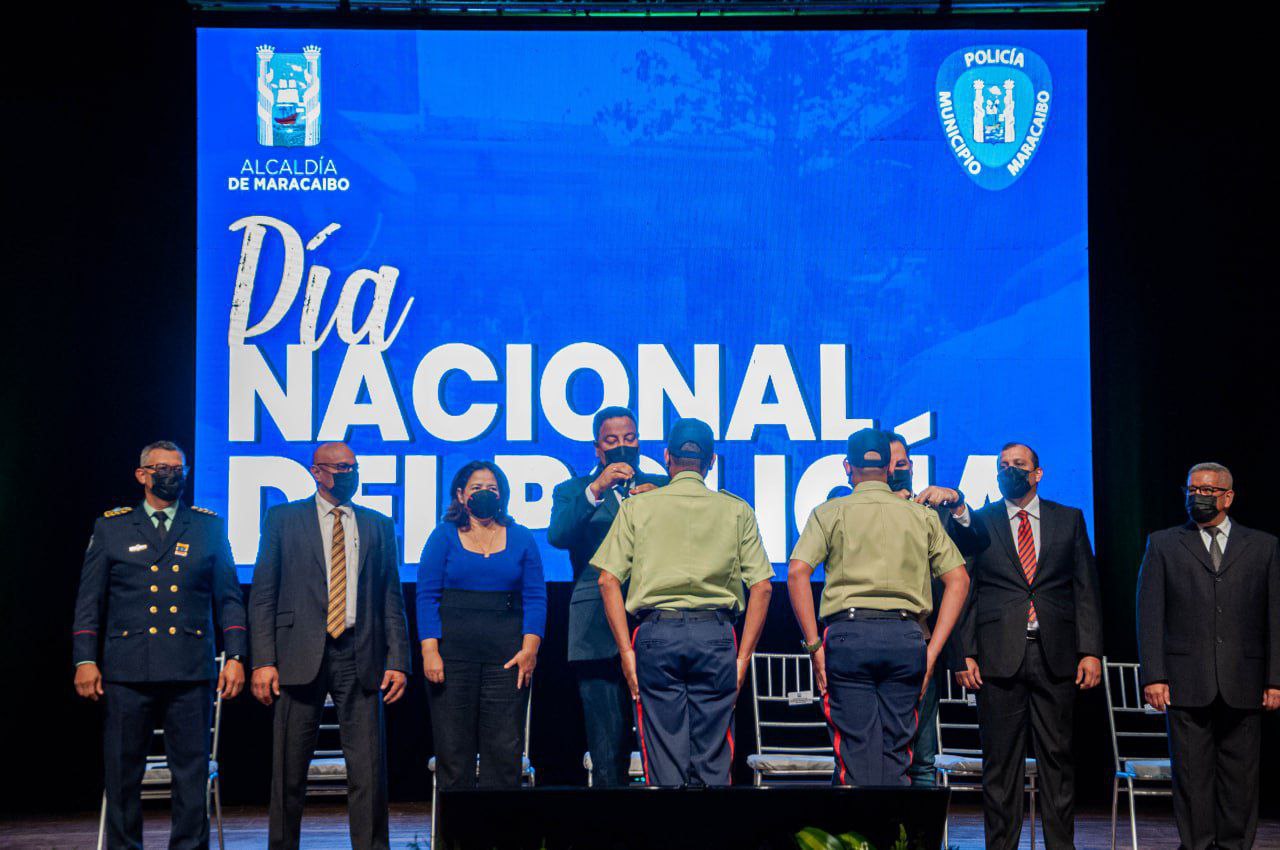 Polimaracaibo graduó y ascendió a más de 70 funcionarios (2) Polimaracaibo graduó y ascendió a más de 70 funcionarios