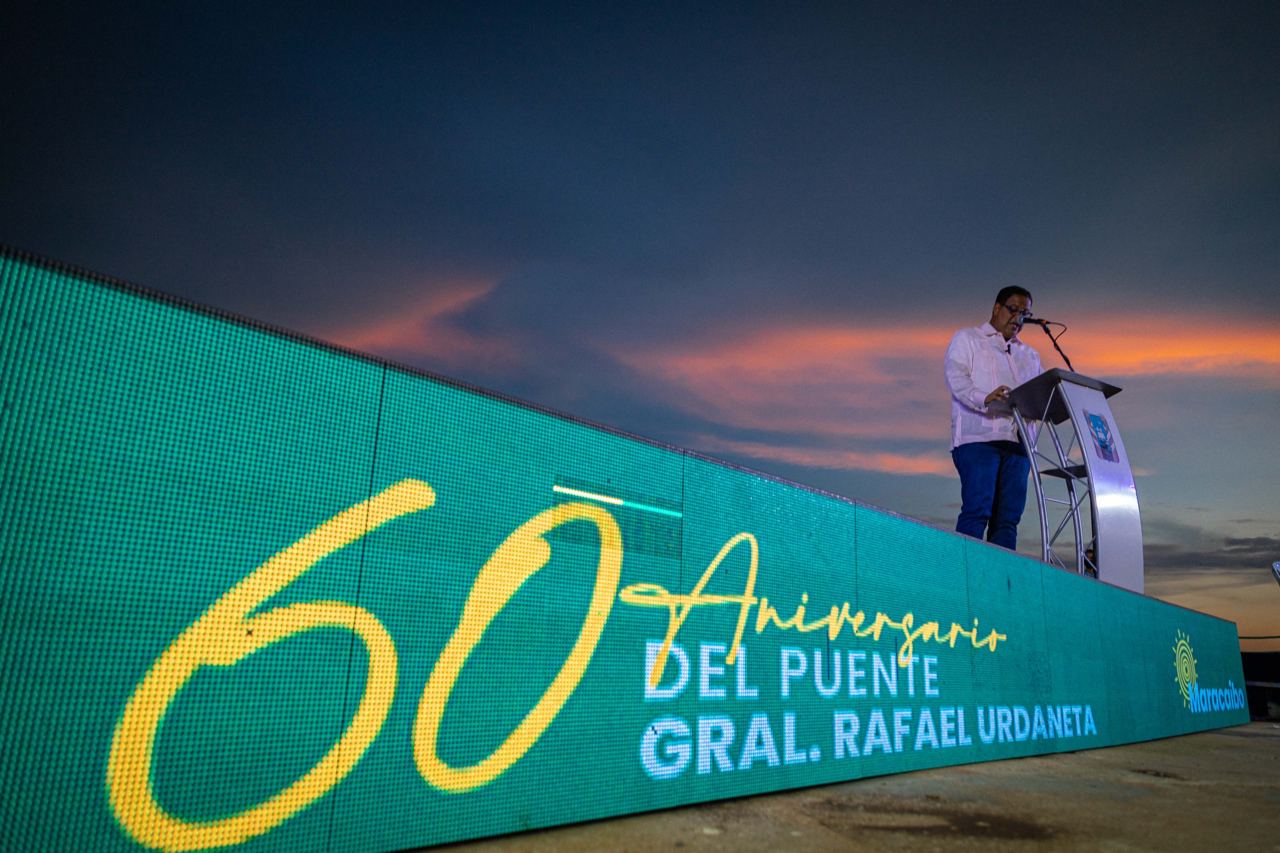 Alcaldía de Maracaibo celebró los 60 años del puente Rafael Urdaneta (2) Alcaldía de Maracaibo honró con la Orden San Sebastián al historiador Vinicio Nava Urribarrí en homenaje a los 60 años del Puente General Rafael Urdaneta