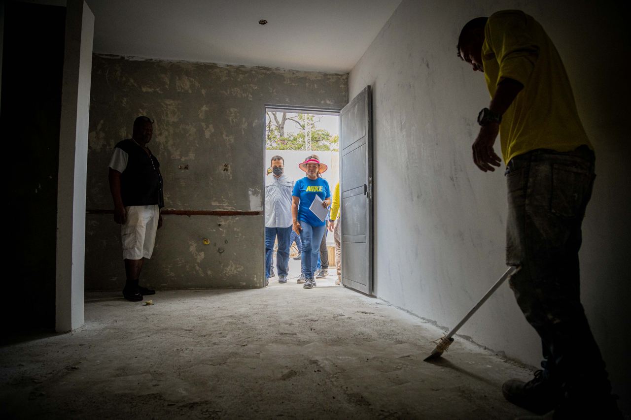 Alcaldía de Maracaibo construye baños en el Mercado Curva de Molina (11) Alcaldia de Maracaibo construye baños en la Curva de Molina