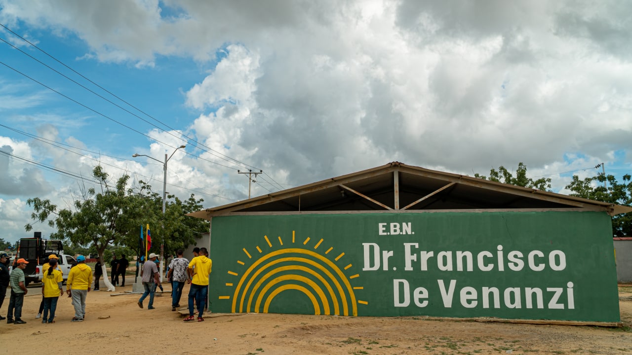 Alcaldía de Maracaibo rehabilito la Escuela Francisco de Venanzi (7)