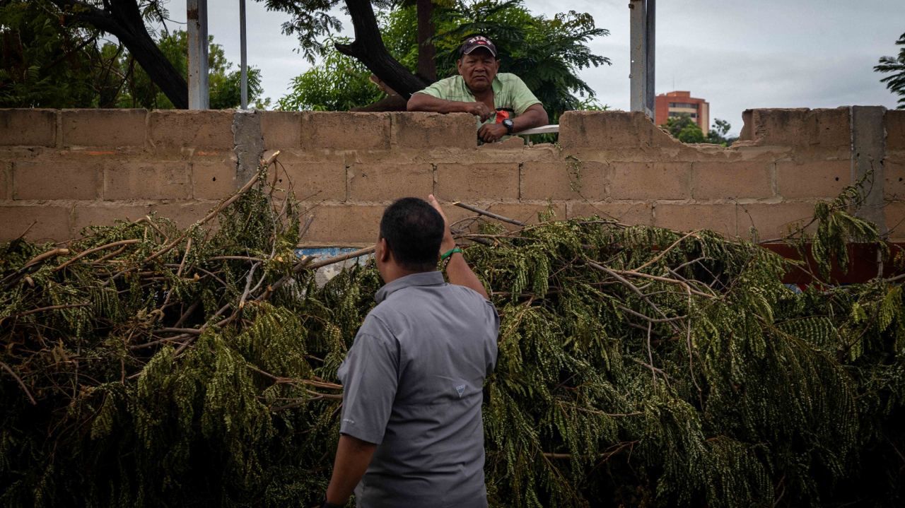 Alcaldía de Maracaibo sancionó a tres vecinos en Raúl Leoni (3) Por incumplir normativa ambiental sancionados tres vecinos en Raúl Leoni