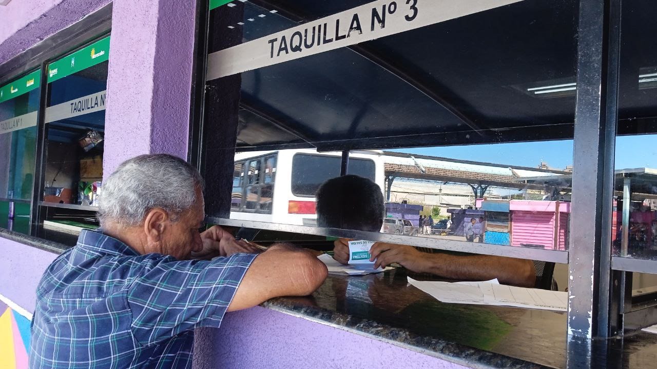 Terminal de Pasajeros aplica nuevo cobro de tasas de salida (3)