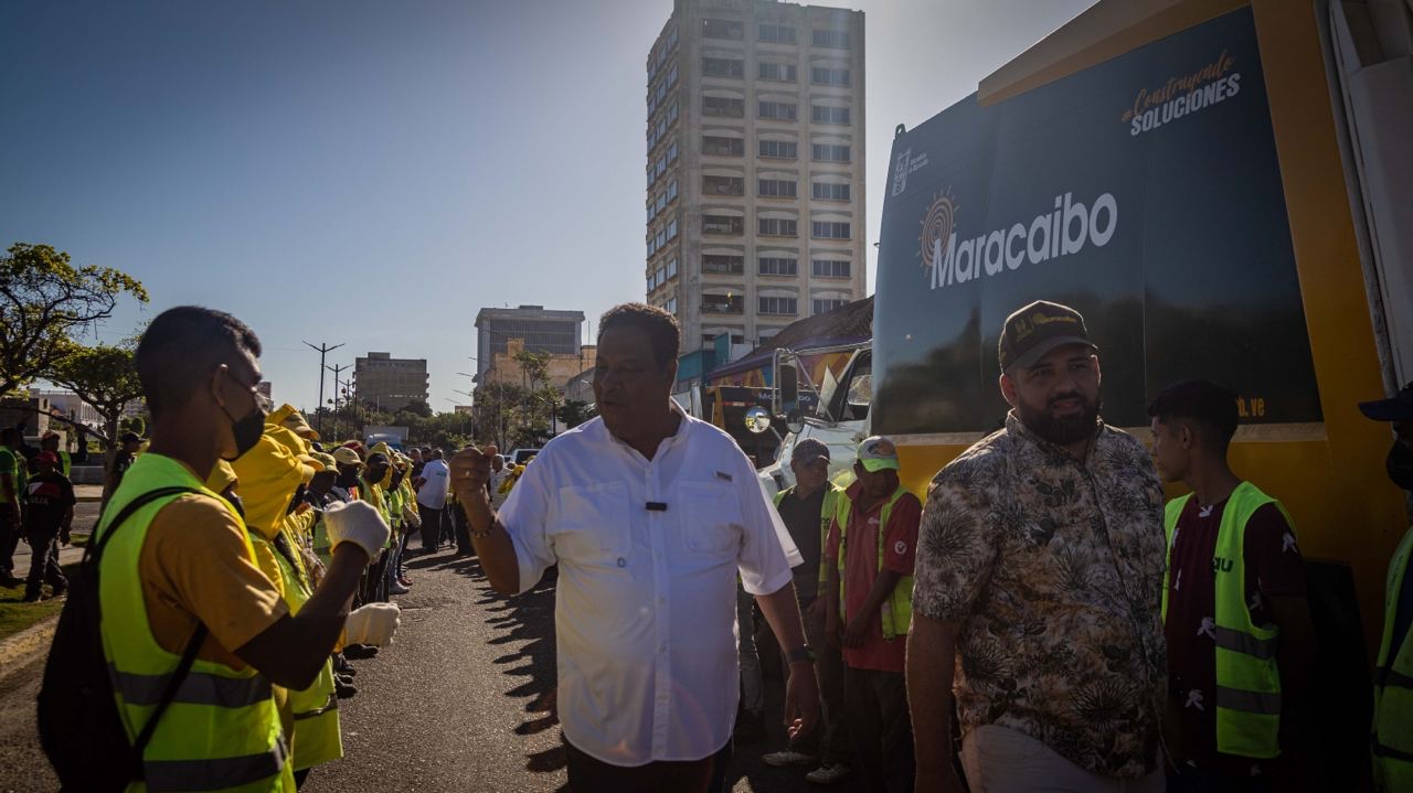 300 toneladas de desechos recolectados en el centro y avenidas