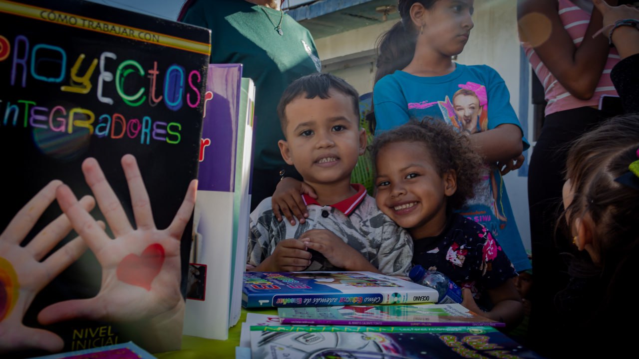 Alcaldía de Maracaibo entrega sexta Sala de Lectura a través de Fundabiblioteca (1)