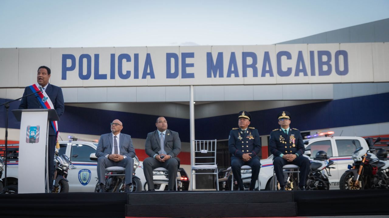 Alexander Chourio asume mando como director de Polimaracaibo (5)