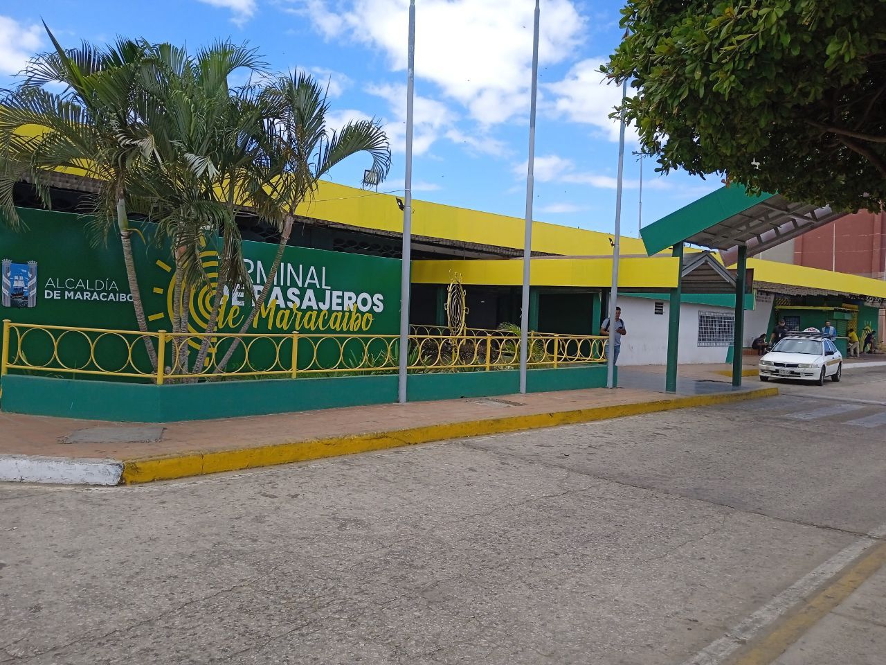 Más de 9 mil 600 personas salieron por el Terminal de Maracaibo (3)