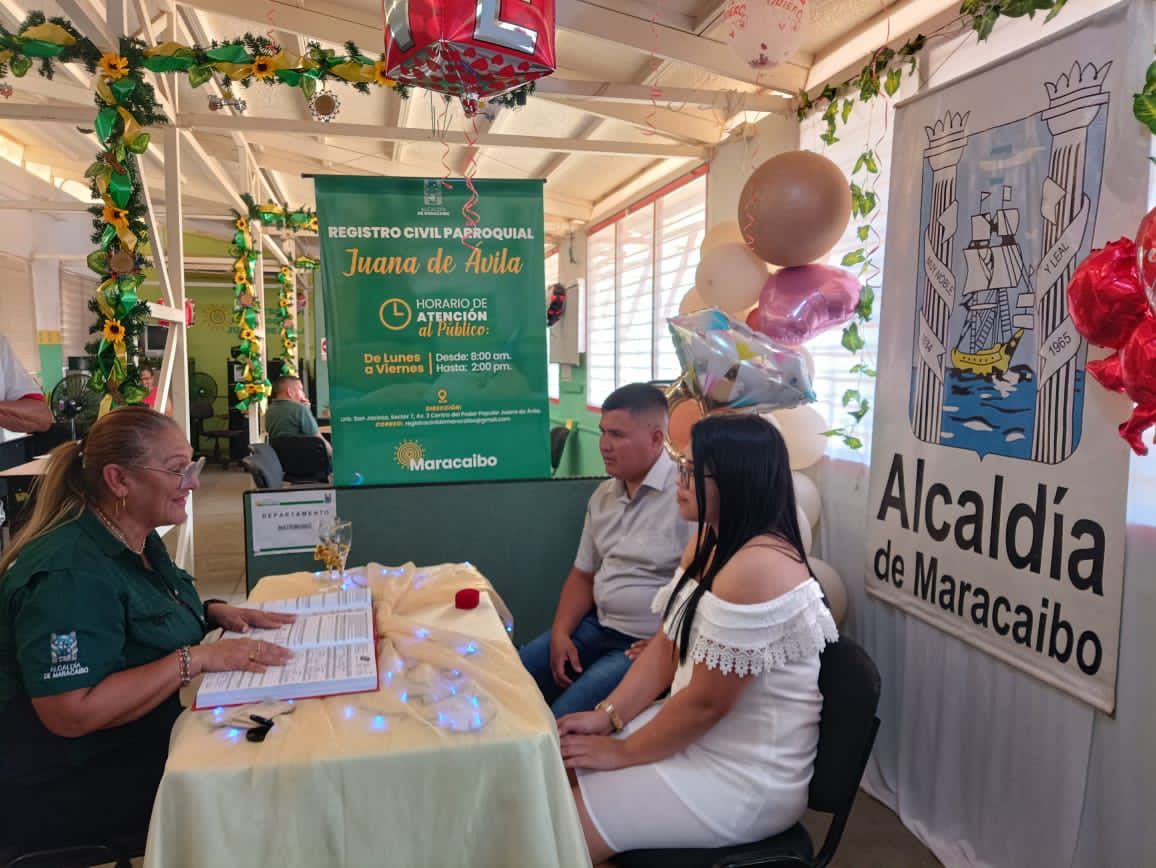Registros parroquiales casan a 82 parejas en la semana del amor (4)