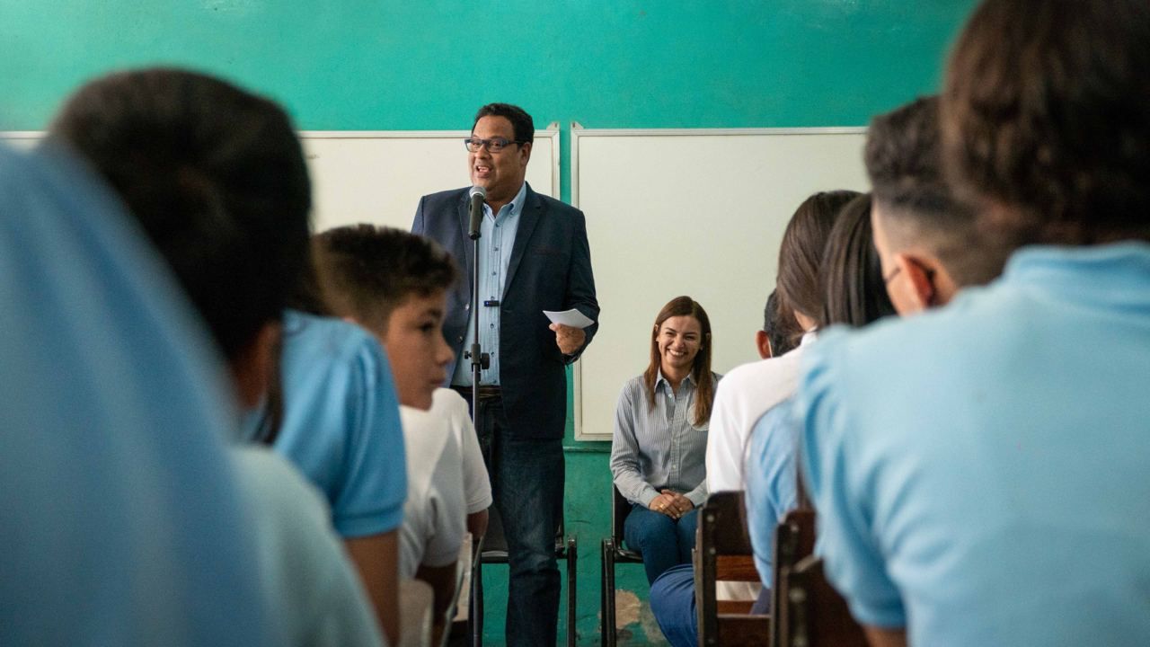 Estudiantes de Maracaibo reciben de nuevo el francés en sus aulas gracias al programa “El Francés va al liceo” (1)