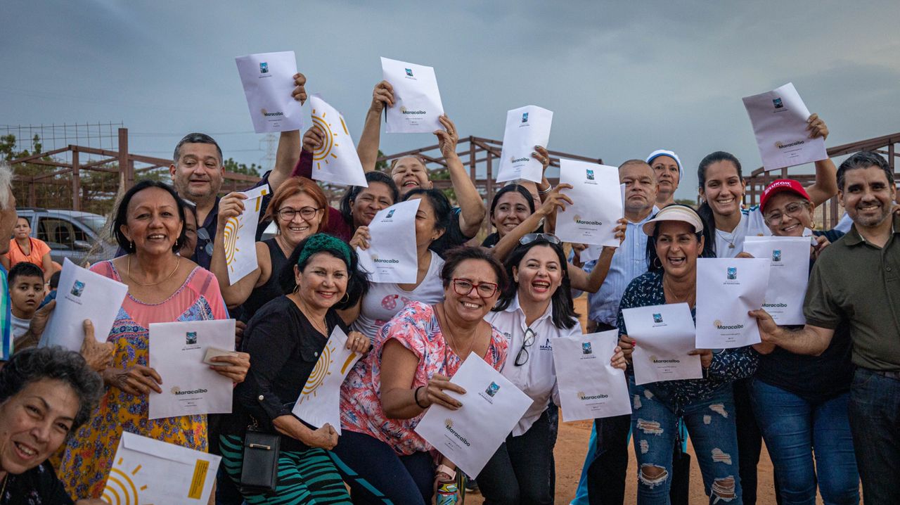 Vecinos de Francisco Eugenio Bustamante y Olegario Villalobos recibieron sus nomenclaturas por parte de la Alcaldía de Maracaibo (5)