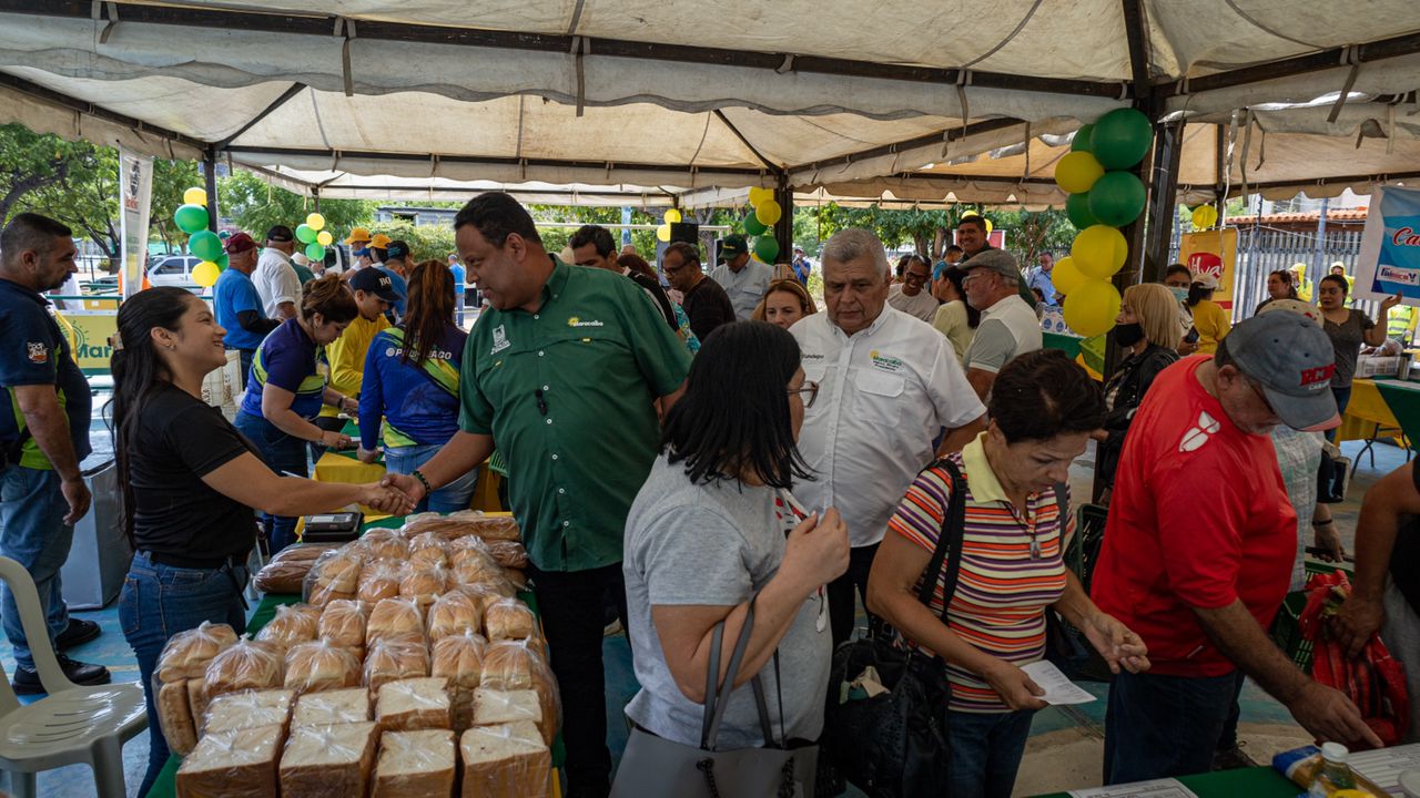 Feria Alimentaria lleva alimentos a Coquivacoa y Cecilio Acosta (1)