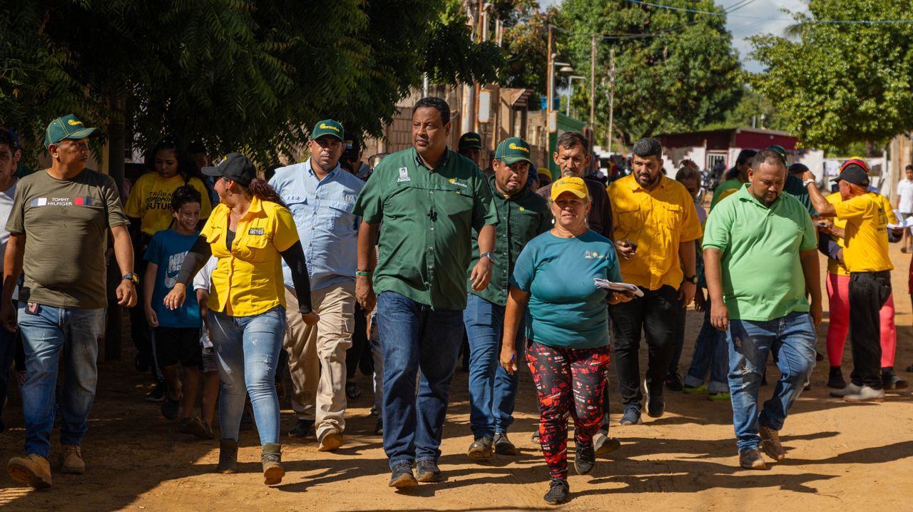 Desde la calle Rafael Ramírez Colina lleva soluciones para el oeste (5)