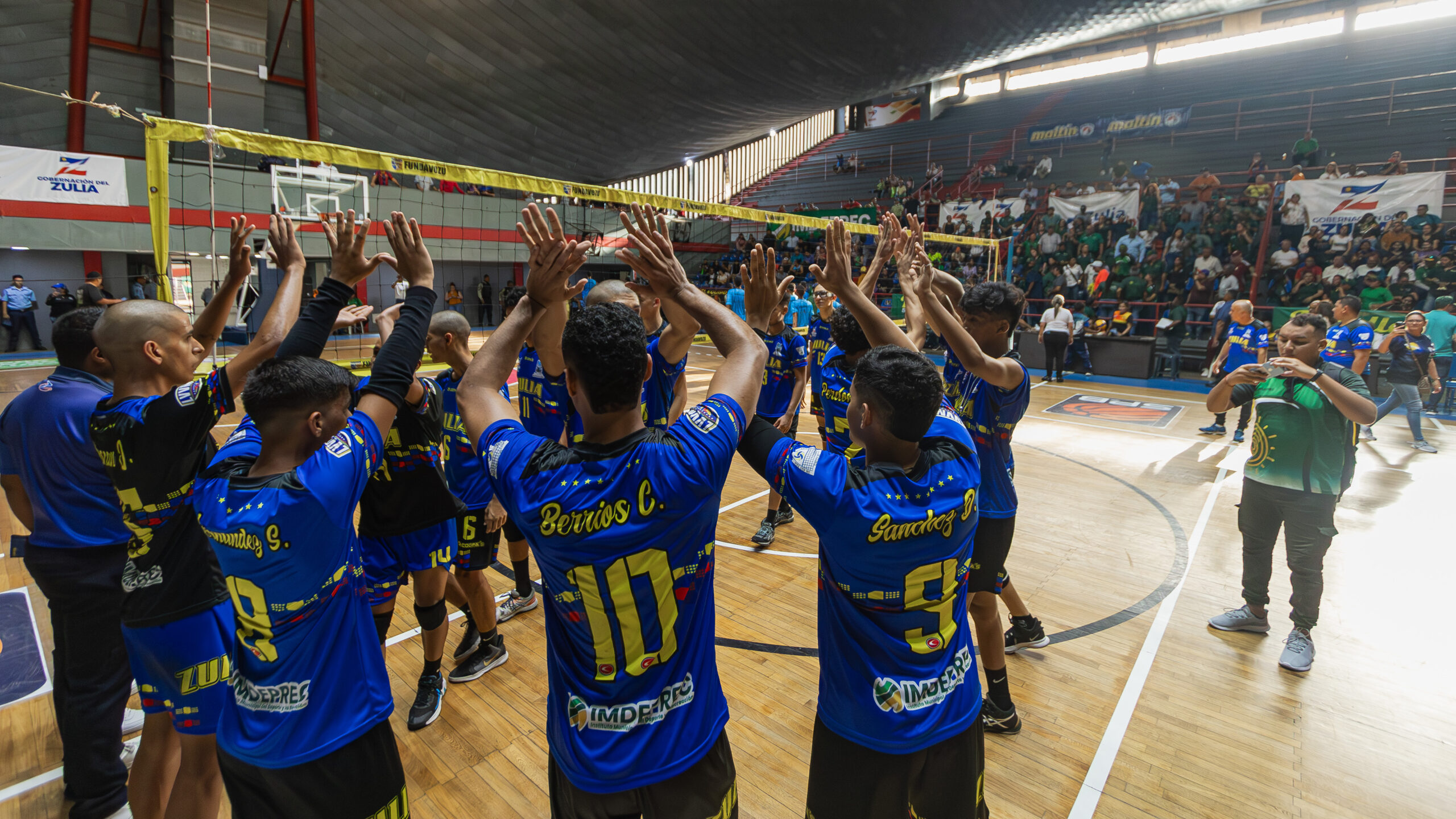 Zulia gana la Copa Alcaldía de Maracaibo en el Voleibol Masculino (7)