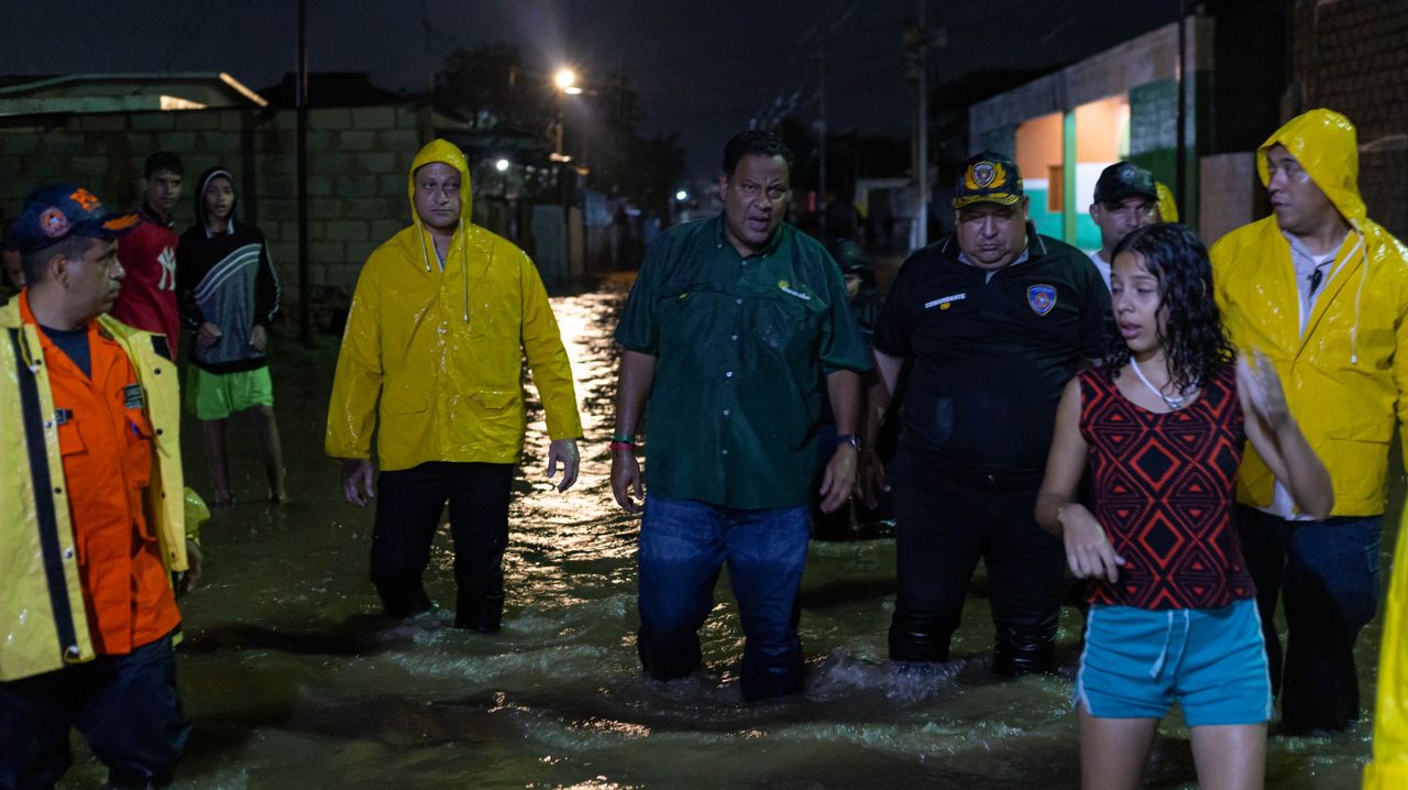 Alcalde Rafael Ramírez Colina continúa inspección tras fuertes lluvias en Maracaibo (2)
