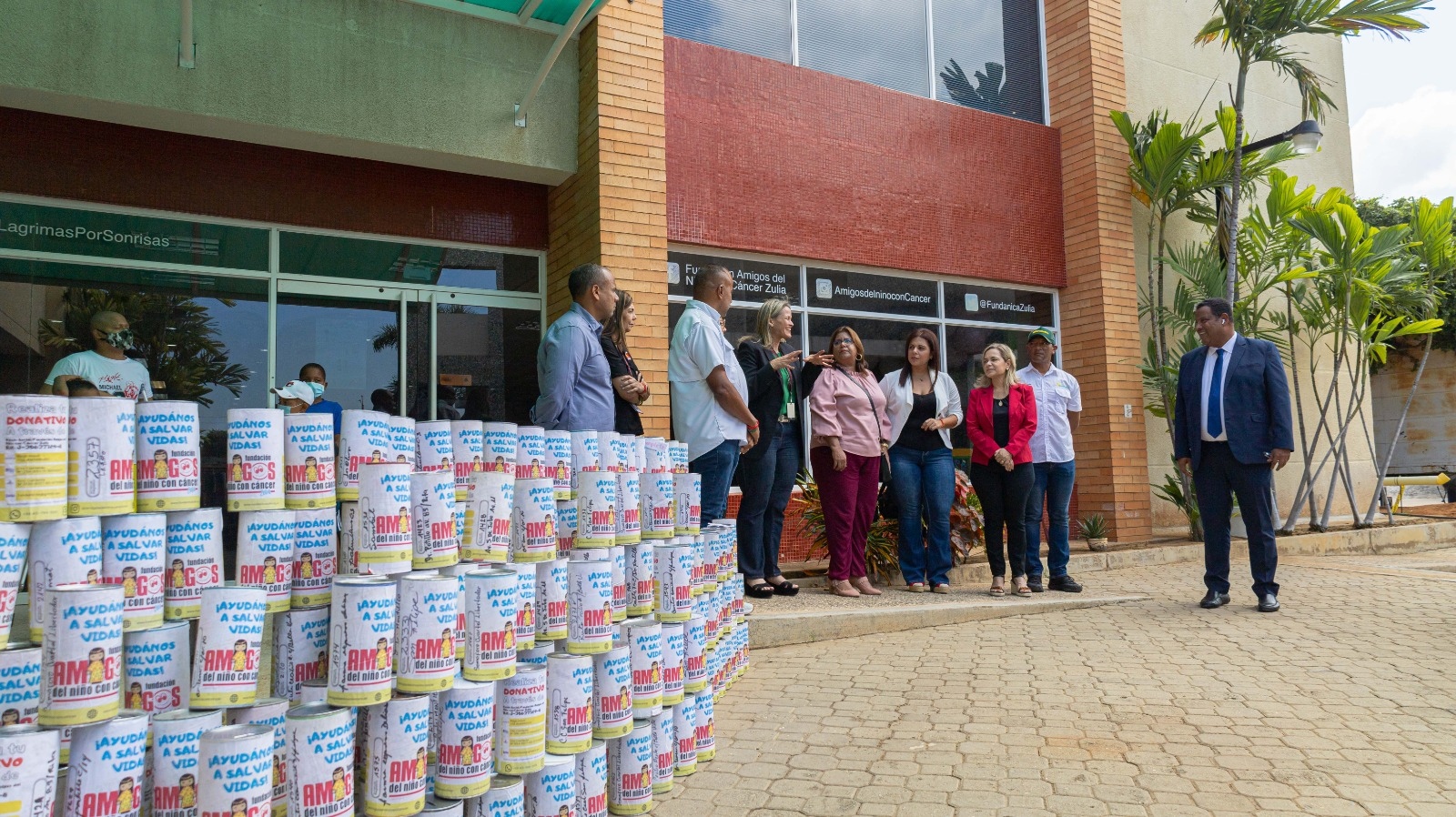 500 potes llenos del Telepotazo 2023 entregó la Alcaldía de Maracaibo a Fundanica (8)