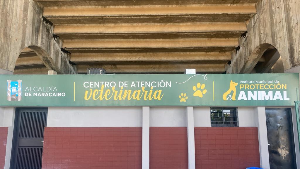 Más de 250 personas y mascotas recibieron Atención Médica y Veterinaria de la Alcaldía de Maracaibo en Plaza para Todos (3)