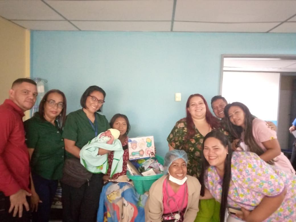 Mickey Andrew, el primer marabino nacido en el 2024 (4)