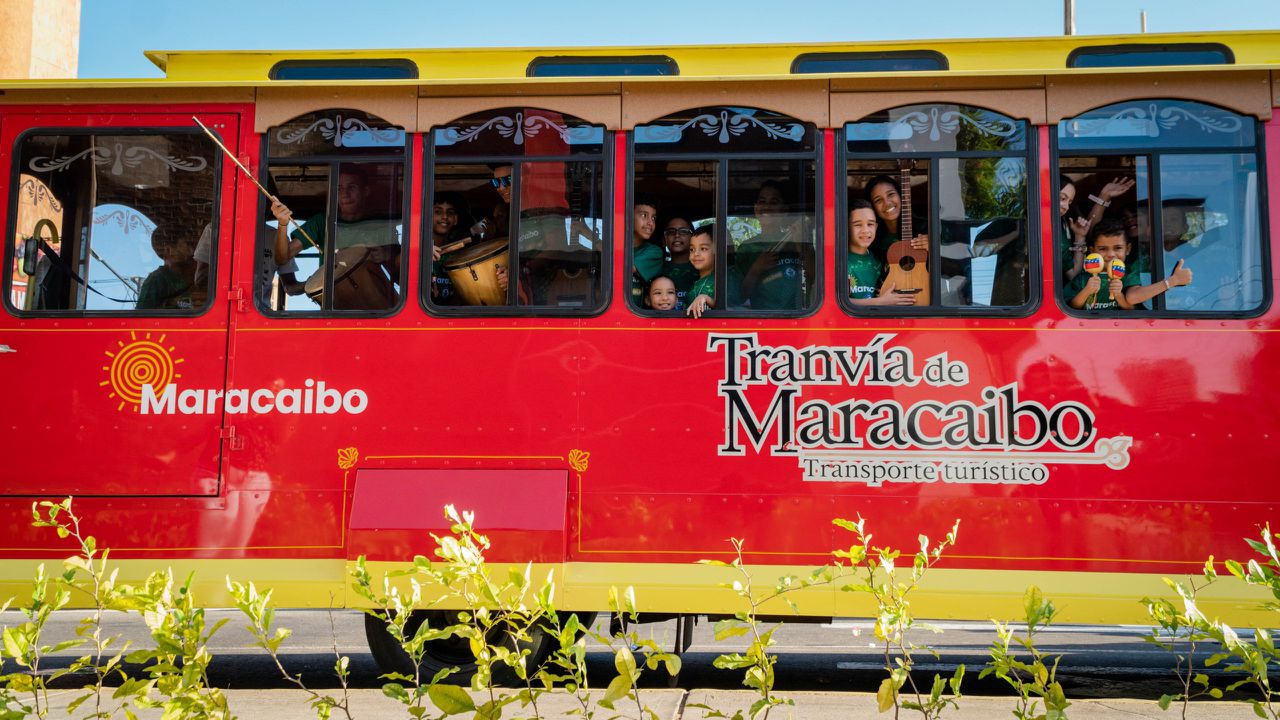 3 rutas especiales del Tranvía de Maracaibo activa la Alcaldía para los Carnavales 2024 (1)