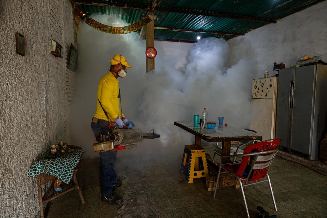 Plan de Fumigación de Maracaibo llegó a su jornada número 50 en Santa Lucía (3)