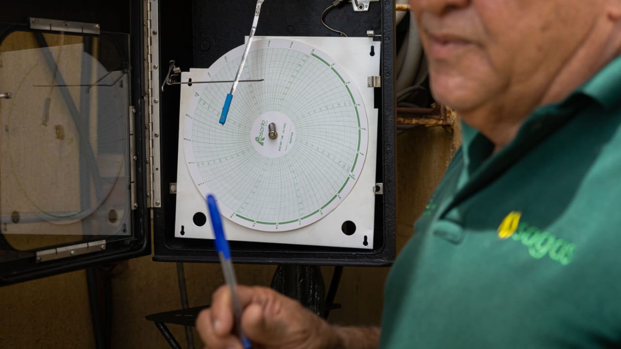 Alcaldía estrena equipo de hermeticidad e inicia trabajos de acometida de gas en el conjunto residencial Villa Metro Guayabal (5)