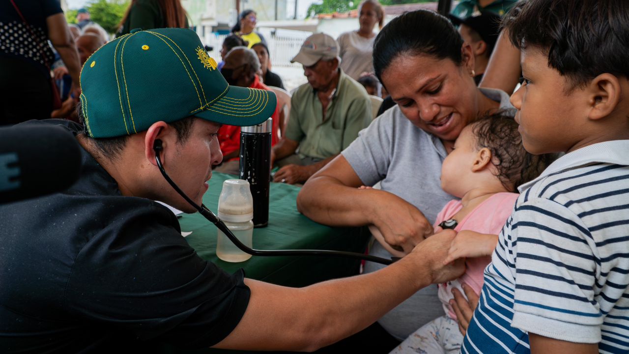 Jornada de Salud de la Alcaldía beneficia a 220 vecinos del sector Callejón Los Bellosos en Cacique Mara (6)