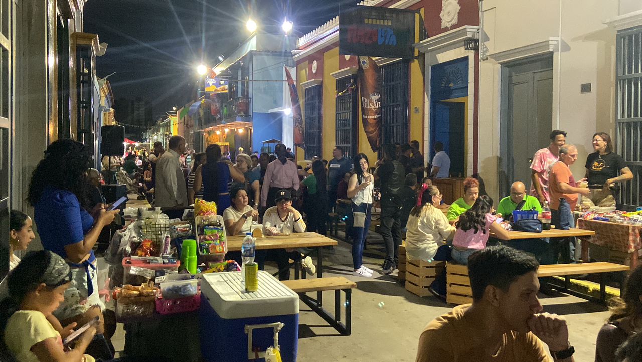 Unos 500 marabinos asistieron a la 4ta Noche de Retreta. (1)