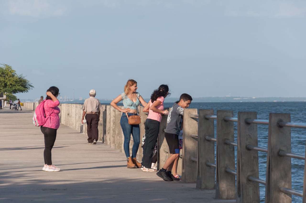 Alcaldía rehabilita 500 metros de la cerca costera del parque Vereda del Lago de Maracaibo (3)