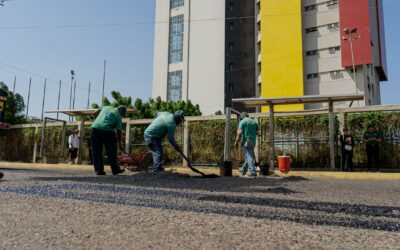 Plan Rápido de Bacheo 2025 de la Alcaldía beneficia a más de 15 rutas de transporte público en la avenida Guajira