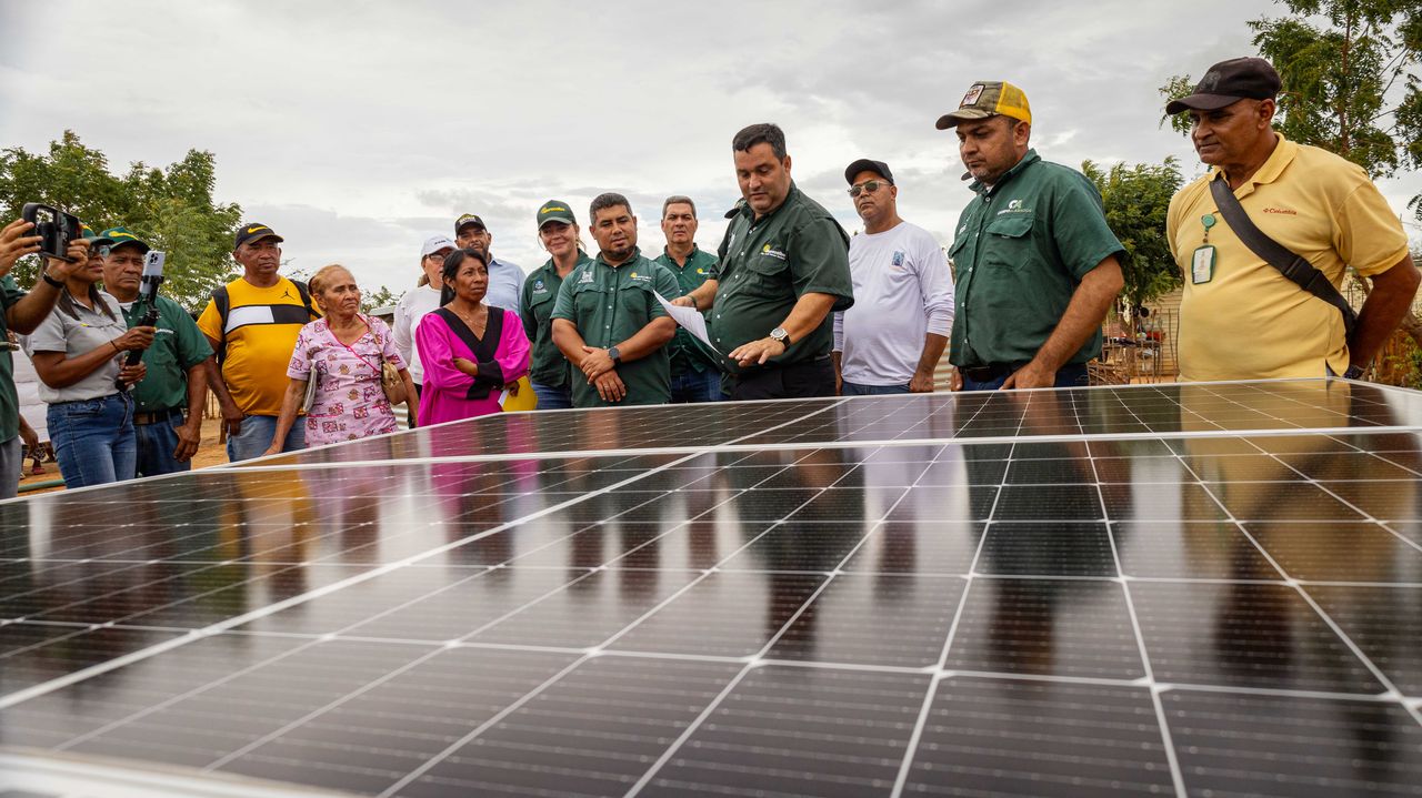600 familias de Antonio Borjas Romero beneficiadas con el primer pozo de agua con paneles solares (5)