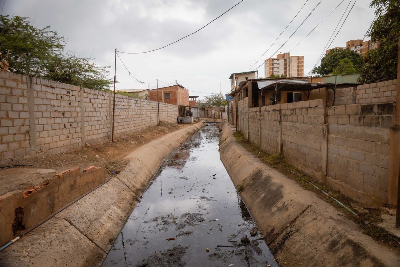 Alcaldía de Maracaibo sanea 500 metros lineales del tramo Arismendi de la cañada Morillo (1)