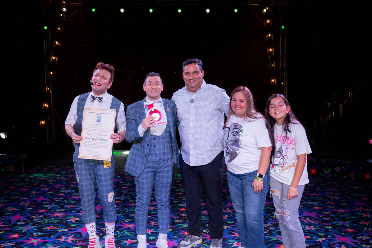 Alcaldía de Maracaibo entrega orden San Sebastián al Circo Los Valentinos (8)